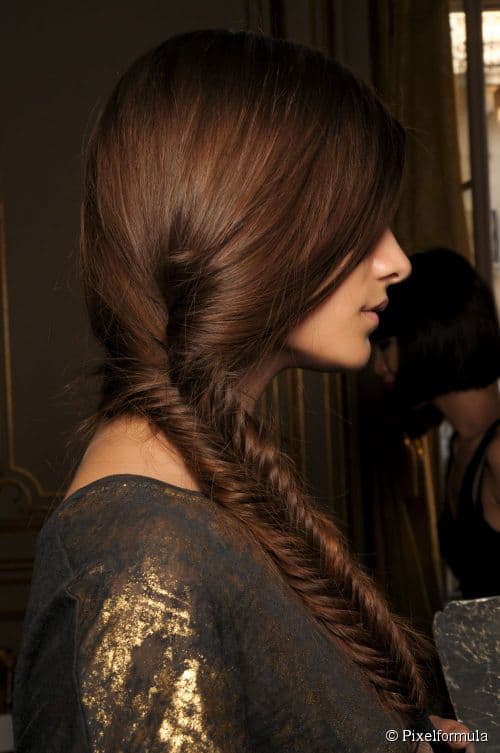 ¿CÓMO HACER UNA TRENZA DE ESPIGA PASO A PASO?