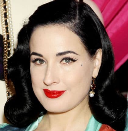 Maquillaje paso a paso - Dita Von Teese