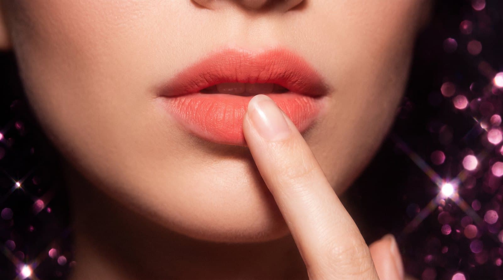 Difumina el labial con el dedo para un efecto blur